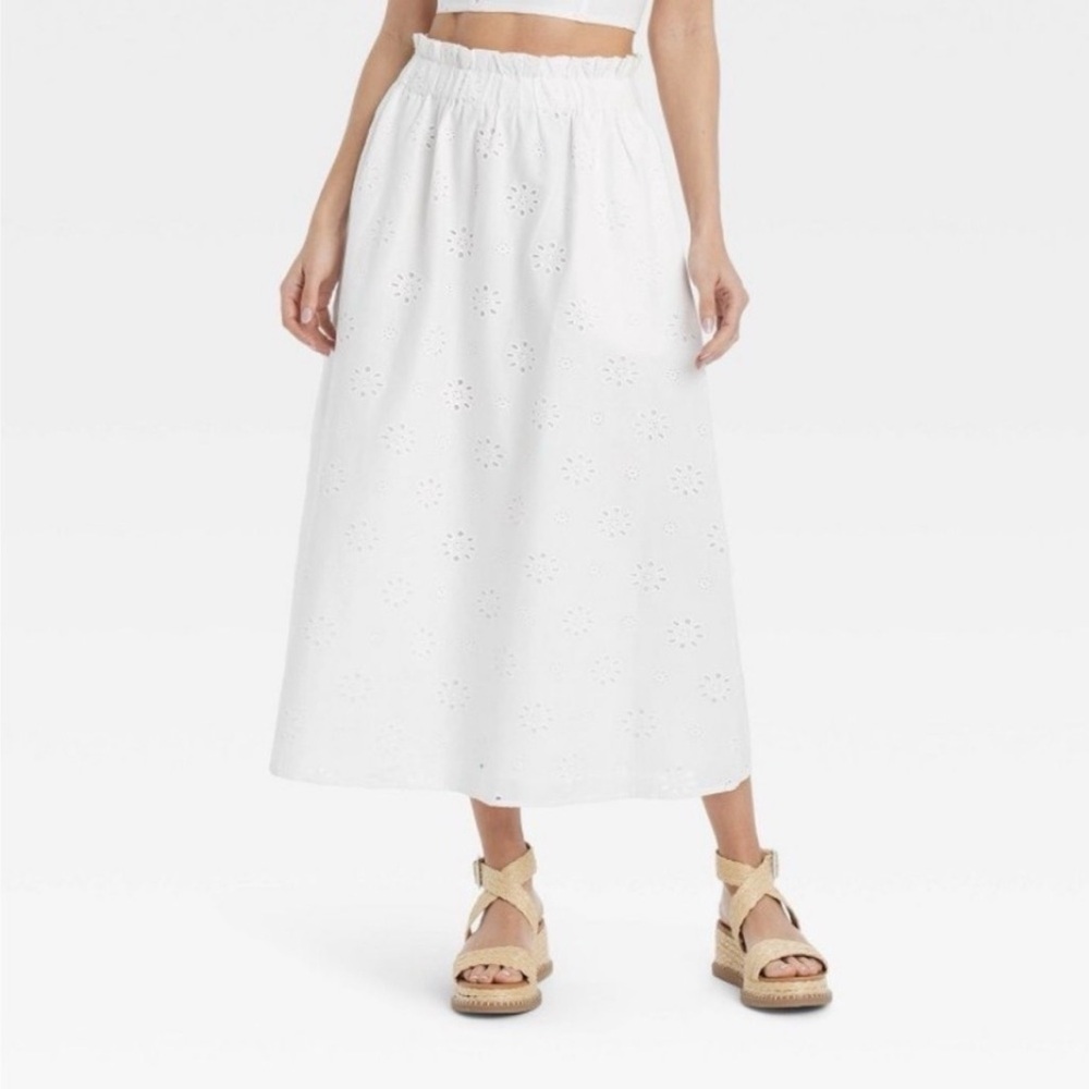 Universal Thread White Eyelet A-Line Skirt - Picture 2 of 8